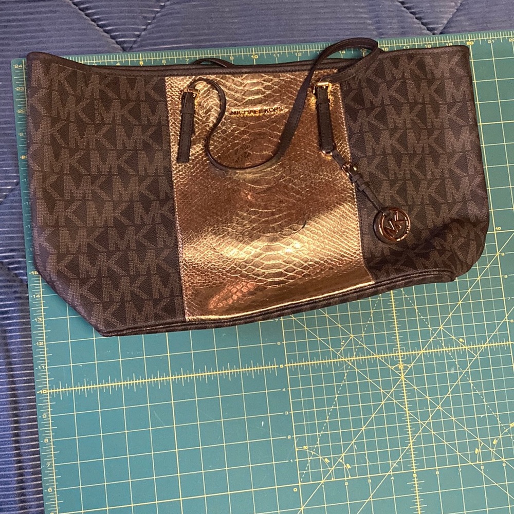 Michael Kors hand bag